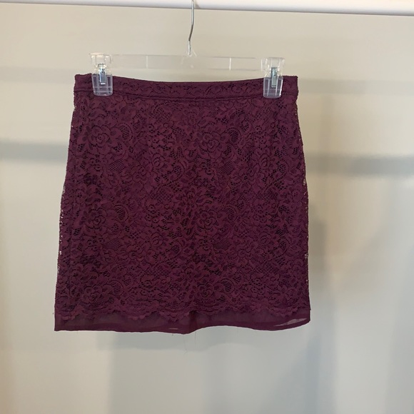 Eggplant purple lace mini skirt, Forever 21 - Picture 1 of 3